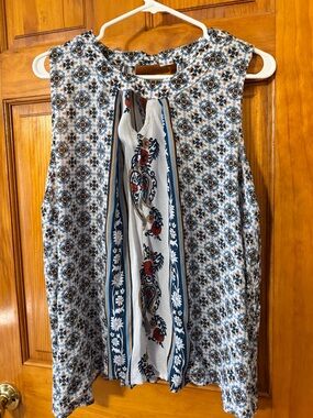 Xhilaration Blue and White Sleeveless Medallion Print Tank